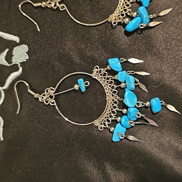 Turqoise and Silver Leaf Hoop Earrings. Excellent shape! - Picture 2 of 8